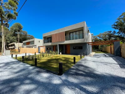 Casa En Complejo Solanas Punta Del Este Con Piscina Climatizada, Seguridad, Etc.