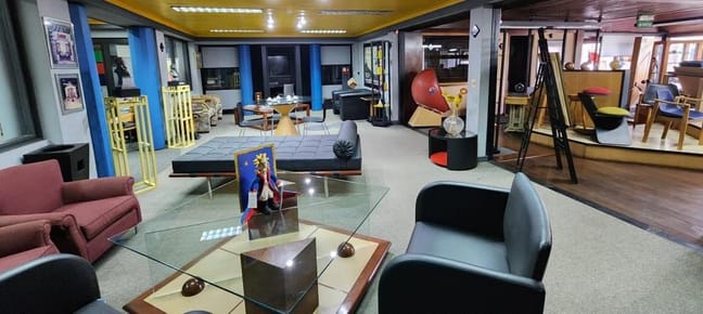 Vendo Edificio sobre la Avenida Artigas. Cod EJ