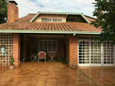 VENDO CASA EN BARRIO RECOLETA SOBRE CALLE ALFREDO SEIFERHELD