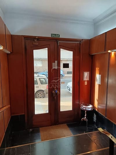 Apartamento De 3 Dormitorios En Alquiler En Barrio Sur Ref.1960