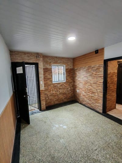 MALVIN REF Y2215  Apartamento en alquiler (Quiebrayugos Esq. Hipólito Yrigoyen) a 2 cuadras de Av. R