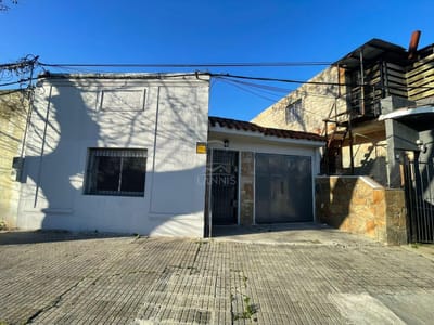 UNIÓN REF.D2187  casa y Apartamento en venta de 3 dormitorios y monoambiente