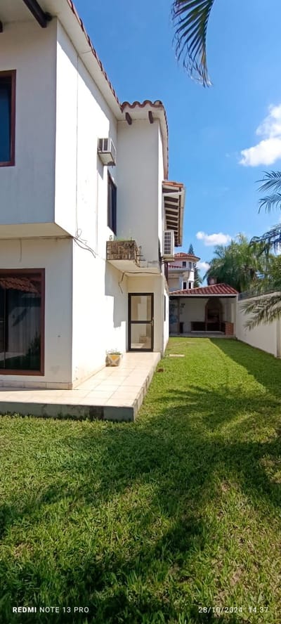 En Alquiler | Amplia Casa en Barrio Hamacas