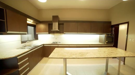  EXCLUSIVA RESIDENCIA EN VENTA – FERNANDO DE LA MORA ZONA NORTE