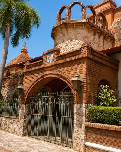 VENDO CASA EN BARRIO SANTA LIBRADA ASUNCION