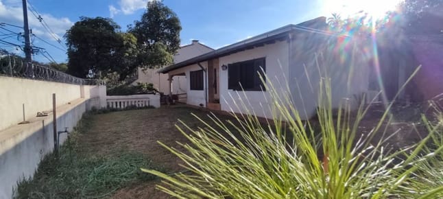 Vendo Amplia Casa en Asunción, Barrio San Vicente