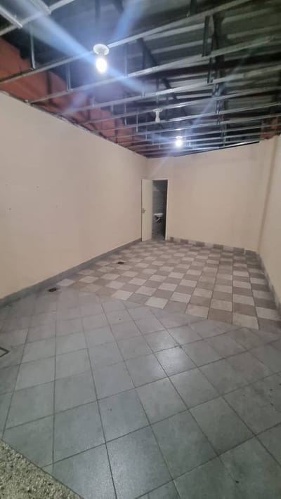 ALQUILO EDIFICIO ENTERO PARA USO COMERCIAL EN SAN LORENZO