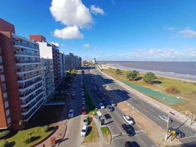 RAMBLA E HIPOLITO YRIGOYEN - 4 DORMITORIOS + 3 BAÑOS + 2 GARAJES