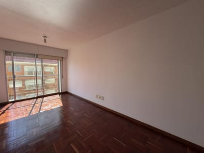 AV. BRASIL Y ARAUCHO - 1 DORM C/GGE - MUY LUMINOSO