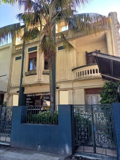 BR ARTIGAS PROX TRES CRUCES - VENTA C/RENTA 365m2