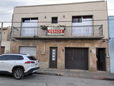Venta de 2 casas en pleno centro de la Ciudad