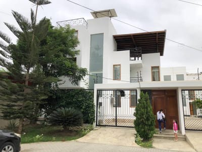 Casa de 5 habitaciones en La Ribera. Piura.