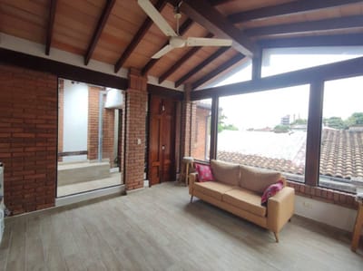 VENDO Casa en Asuncion - 3 Dormitorios en Suite con Piscina