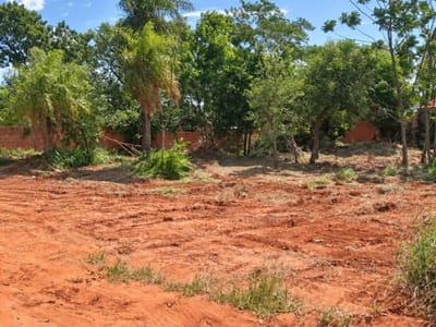 Terreno en esquina de 720 m² en Luque – Barrio Maca-I