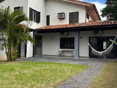ALQUILO CASA DE 4 DORMITORIOS EN RECOLETA