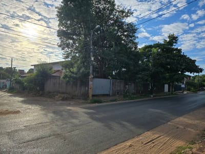 Propiedad Premium con acceso a 3 calles, a minutos de Shopping Pinedo