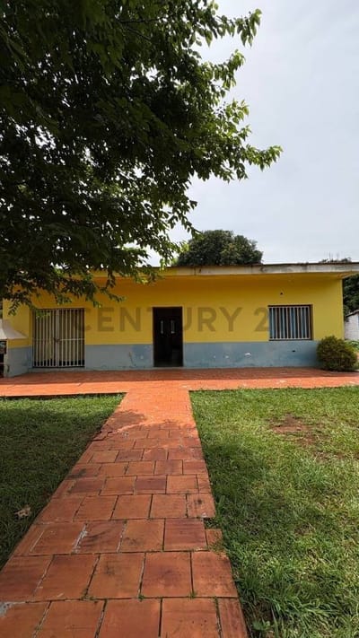 VENDO CASA EN EL CENTRO DE QUIINDY