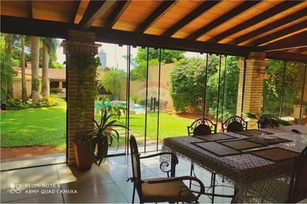 VENDO HERMOSA RESIDENCIA EN BARRIO YKUA SATI