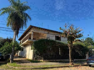 EN VENTA HERMOSA Y AMPLIA CASA EN LAMBARE*