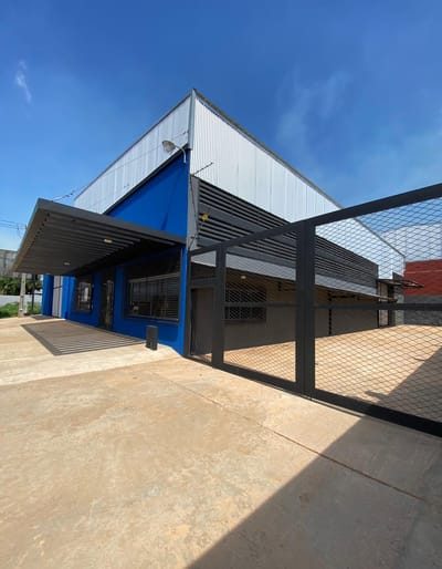VENDO DEPÓSITO CON SHOWROOM EN MARIANO ROQUE ALONSO