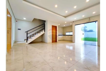 VENTA DUPLEX 3 HABITACIONES Laurelty - San Lorenzo