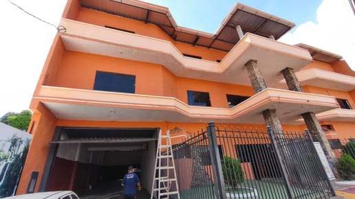 Imponente Inmueble Comercial en San Lorenzo: Edificio Administrativo + Tinglado