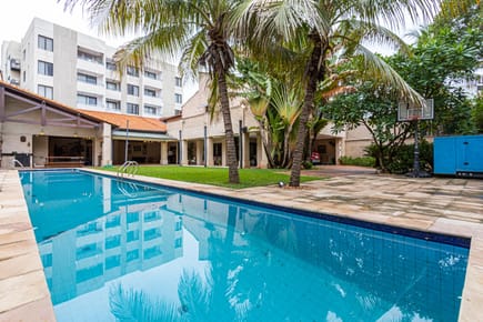 Vendo Amplia Casa con Piscina en Asunción zona club Centenario 