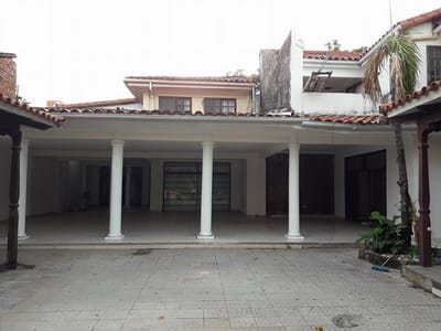 Casa Grande De Dos Planta En Venta Y/o Anticretico Zona Central