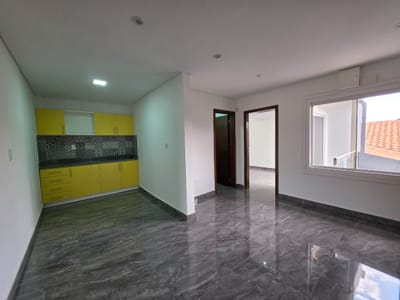 ALQUILO OFICINA EN SAJONIA – 160 m²