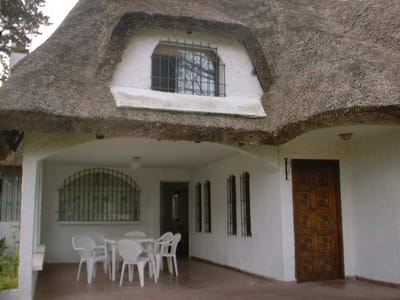 CASA LOS ANGELES MALDONADO QUINCHO STGO VAZQUEZ CA100523  7 DORMITORIOS 3 BAÑOS