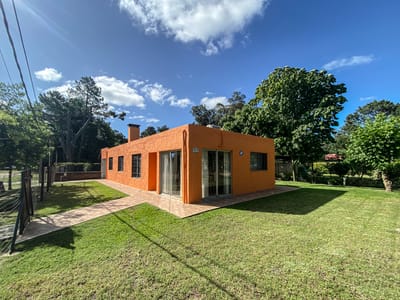 CASA LOS ANGELES MALDONADO DIAMANTINA CA100559  4 DORMITORIOS 2 BAÑOS