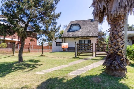 CASA LOS ANGELES MALDONADO QUINCHO CA100571  2 DORMITORIOS 2 BAÑOS