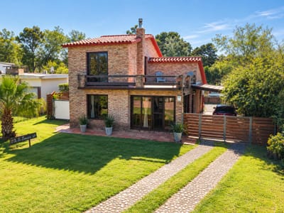 CASA LOS ANGELES MALDONADO NUESTRA SRA LOURDES CA100810  3 DORMITORIOS 2 BAÑOS