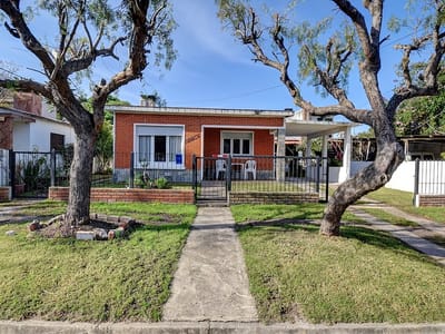 CASA CENTRO MALDONADO FRANKLIN CA102098  6 DORMITORIOS 4 BAÑOS