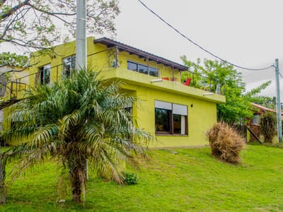 CASA CENTRO MALDONADO LA ESQUINERA CA102385  3 DORMITORIOS 2 BAÑOS