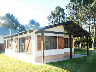 CASA PUNTA COLORADA MALDONADO REFUGIO DEL BOSQUE CA200143  2 DORMITORIOS 1 BAÑOS