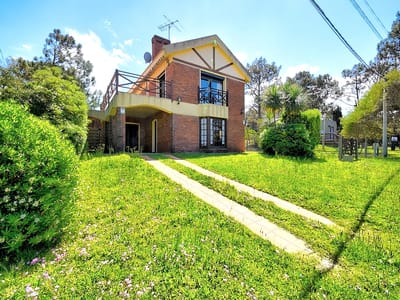 CASA PUNTA COLORADA MALDONADO ASDRUBAL AV.PRIMERA CA200196  3 DORMITORIOS 2 BAÑOS
