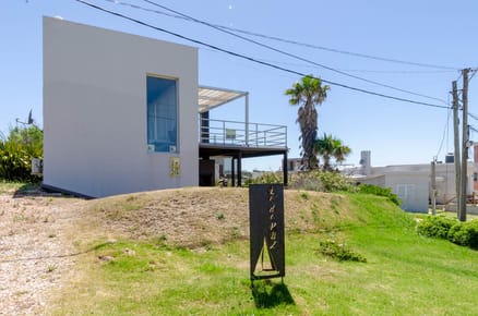 CASA PUNTA COLORADA MALDONADO LA PAZ CA200524  2 DORMITORIOS 1 BAÑOS
