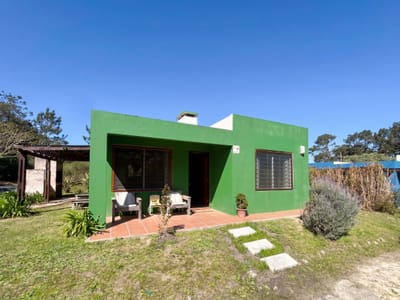 CASA PUNTA COLORADA MALDONADO AMSUNG 2 CA200808  2 DORMITORIOS 1 BAÑOS
