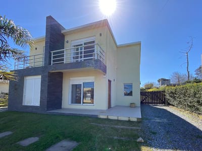 CASA SAN FRANCISCO MALDONADO NABEL II CA201296  3 DORMITORIOS 2 BAÑOS