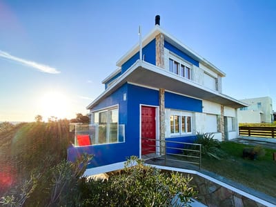 CASA PUNTA COLORADA MALDONADO SHOFRIM CA201514  3 DORMITORIOS 3 BAÑOS