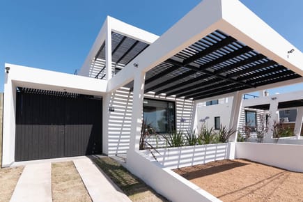 CASA PUNTA COLORADA MALDONADO VALTAVA II CA201545  3 DORMITORIOS 3 BAÑOS