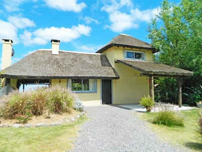 CASA LAS FLORES MALDONADO ALA DE MAR CA300052  2 DORMITORIOS 1 BAÑOS