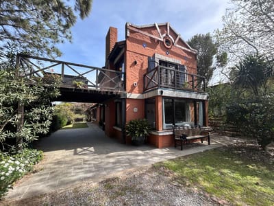 CASA LAS FLORES MALDONADO MADREÑAS Y GIRASOLES CA300138  3 DORMITORIOS 2 BAÑOS