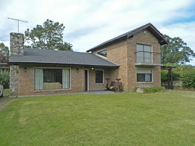 CASA SOLIS MALDONADO LUBINA CA300194  3 DORMITORIOS 3 BAÑOS