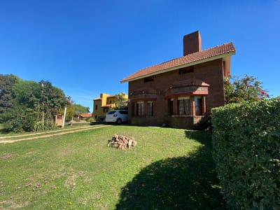 CASA PLAYA GRANDE MALDONADO LA CALMA CA501423  4 DORMITORIOS 4 BAÑOS