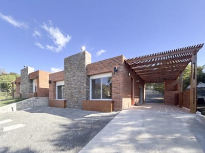 CASA CENTRO MALDONADO BUIO IL CA501727  2 DORMITORIOS 1 BAÑOS