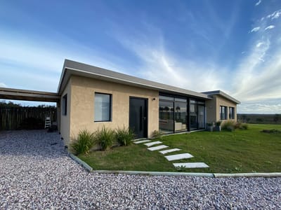 CASA BELLA VISTA MALDONADO SAPUCAI CA501776  3 DORMITORIOS 2 BAÑOS
