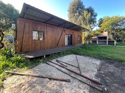 CASA PLAYA HERMOSA MALDONADO CONTENITORE CA502458  2 DORMITORIOS 1 BAÑOS