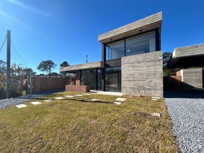 CASA PUNTA COLORADA MALDONADO SOLANA CA502747  3 DORMITORIOS 2 BAÑOS